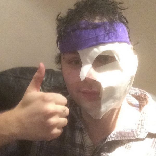 5 Seconds Of Summer Guitarist Michael Clifford Shows Off Burn